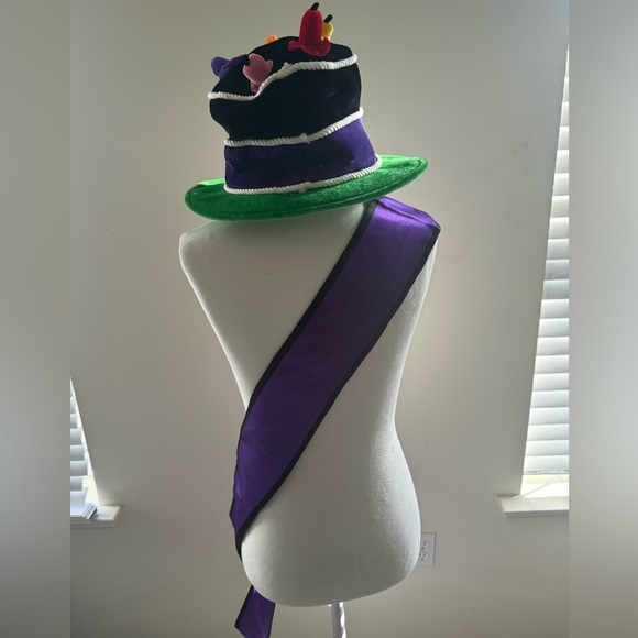 Over The Hill Hat & Sash - Picture 3 of 11